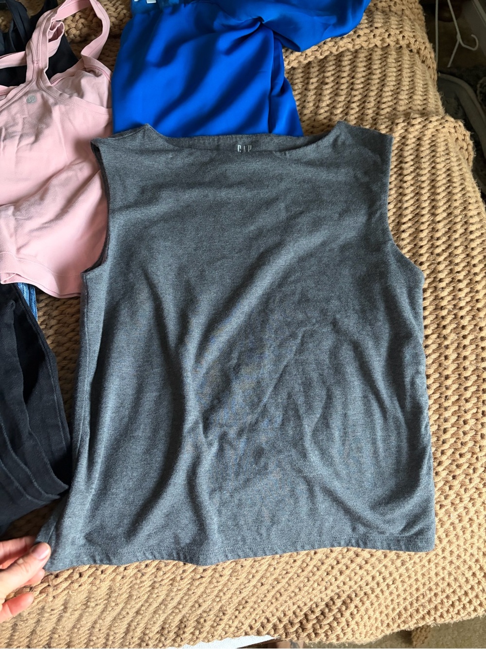 GAP Women’s Sleeveless Crewneck Tank Top — Charcoal Gray double lined